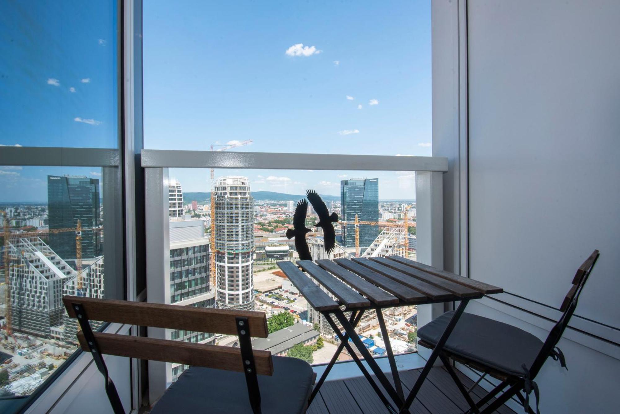 Апартаменты Luxury 1Bdrm On The 28Th Floor Братислава Экстерьер фото