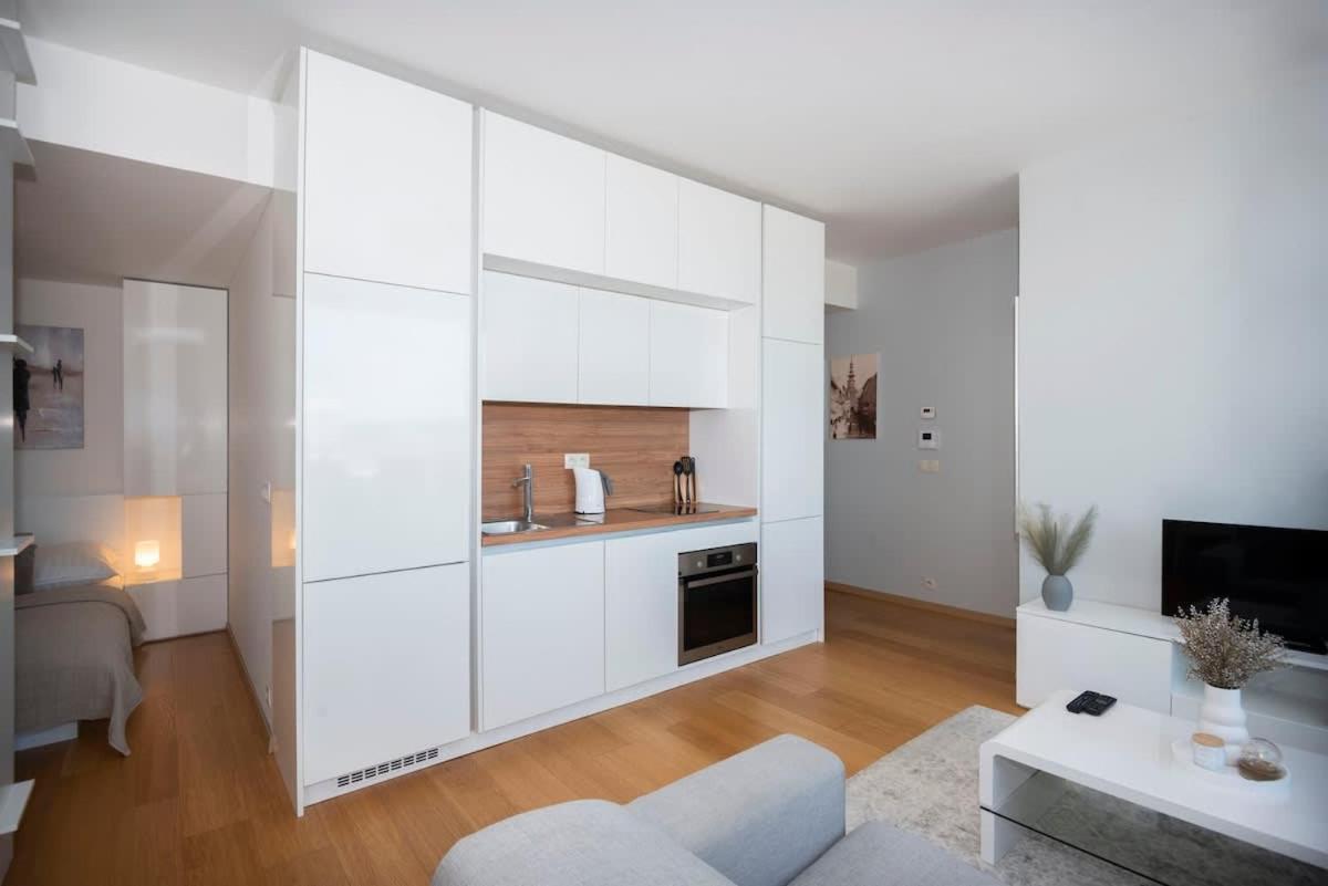 Апартаменты Luxury 1Bdrm On The 28Th Floor Братислава Экстерьер фото