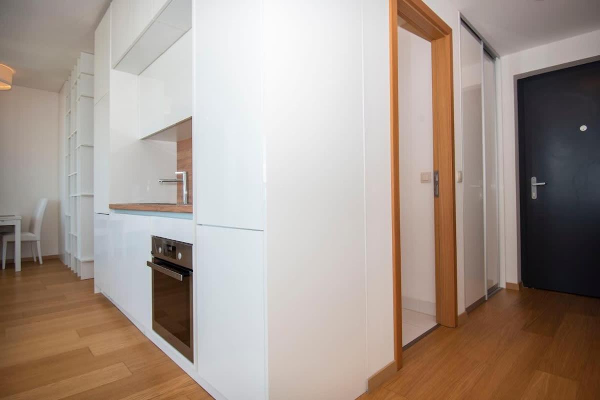 Апартаменты Luxury 1Bdrm On The 28Th Floor Братислава Экстерьер фото