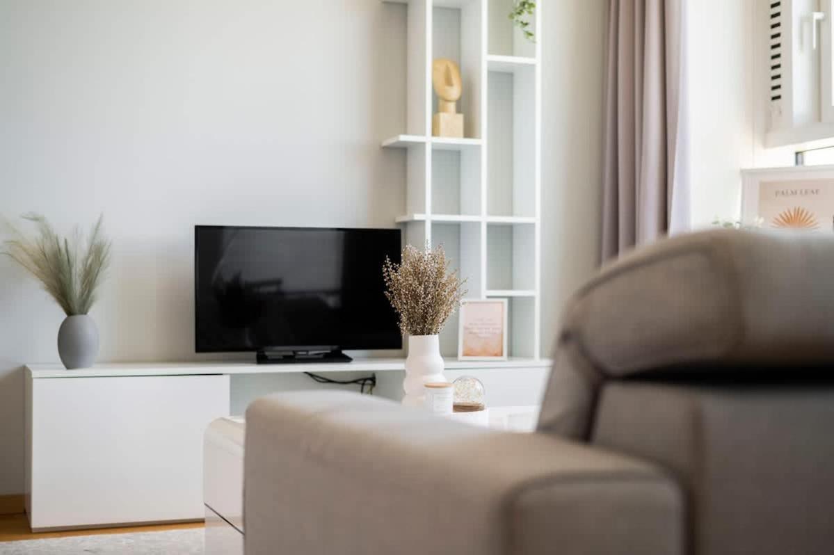 Апартаменты Luxury 1Bdrm On The 28Th Floor Братислава Экстерьер фото